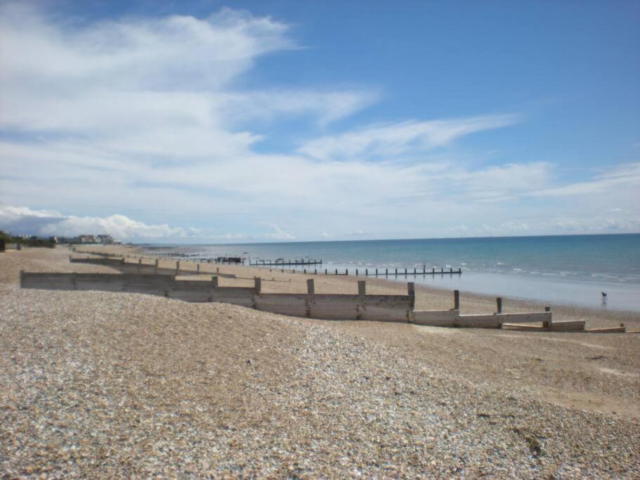 Beautiful Gate House A 4 Minute Walk From Beach Bognor Regis Exterior foto